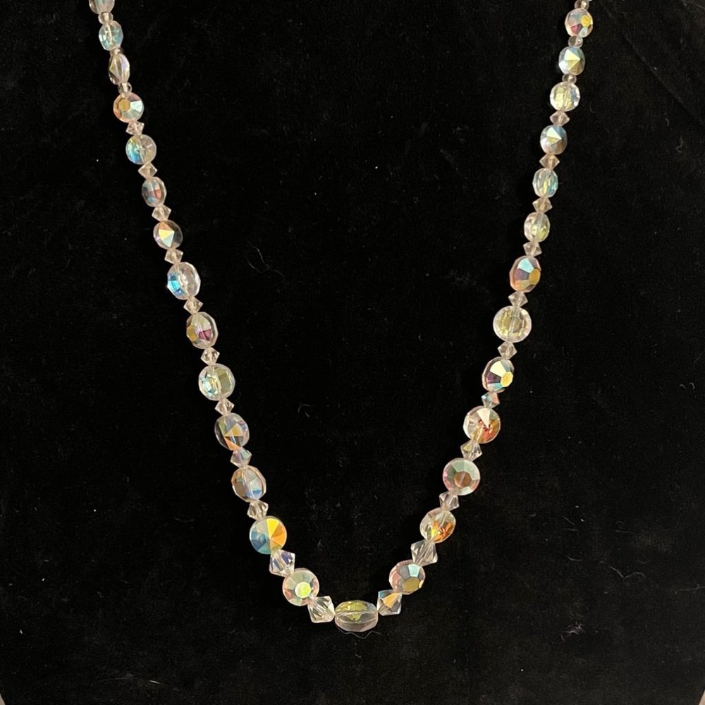 Vintage 1950's / Mid-Century single-strand crystal necklace in iridescent white!